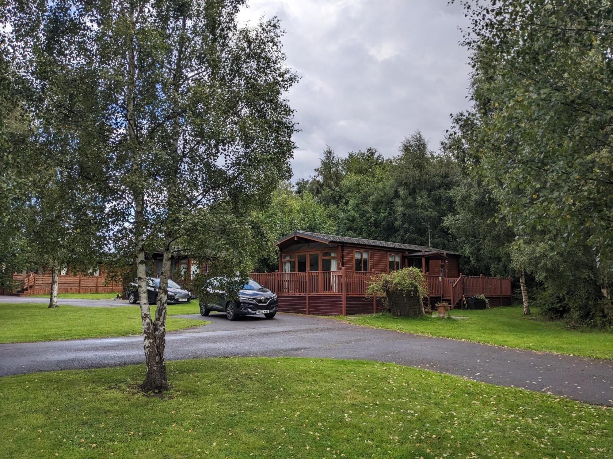Puddleduck Lodge With Hot Tub On Felmoor Park Morpeth Exterior photo